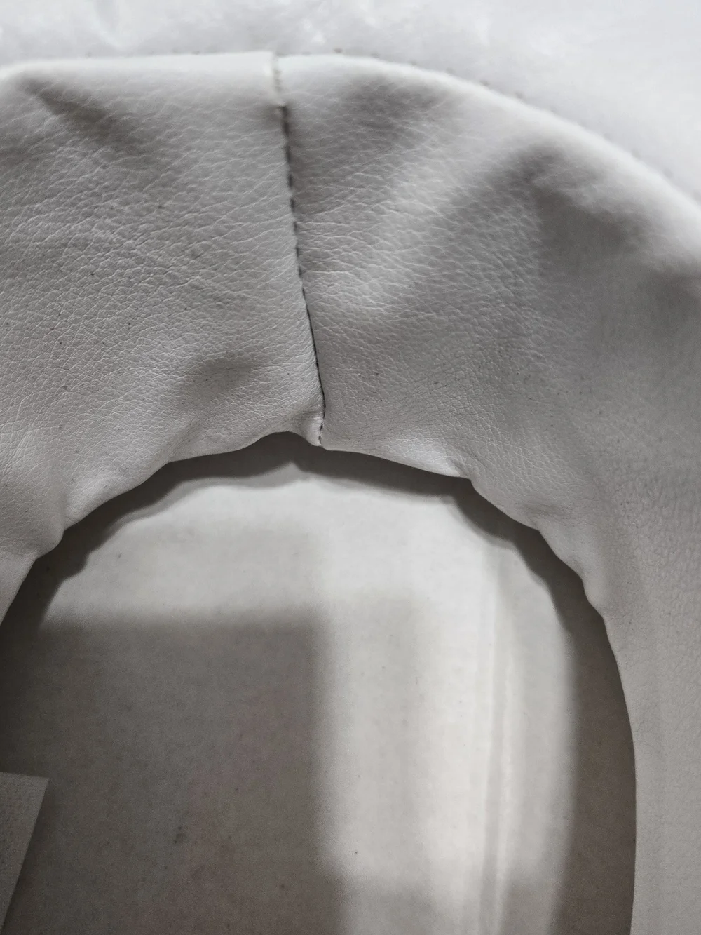 The Unbranded Brand inch white